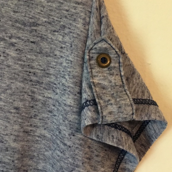 LAST CHANCE Riveted Heather V-neck - Picture 3 of 5